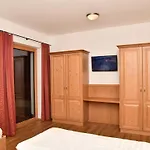 Апартаменты Next To The Lift Gf 1 *